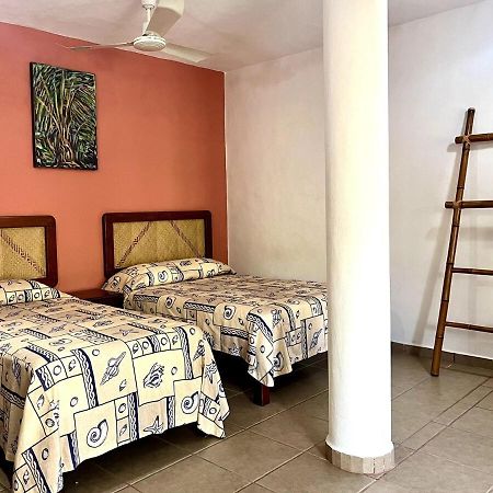 Bungalows Teka Zihuatanejo Exterior foto